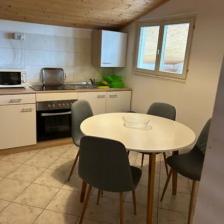 Apartment Vrh